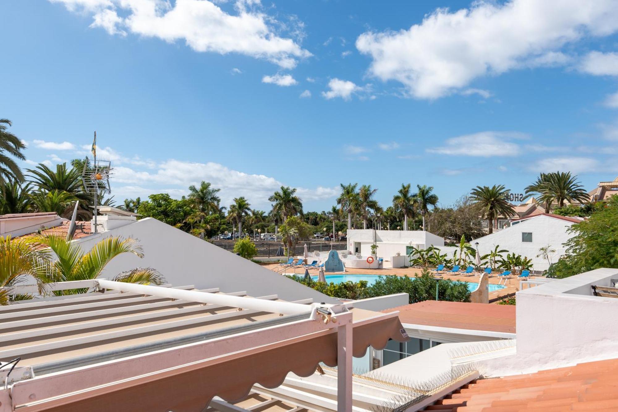 Rooftop Jaccuzi - Pool - Fitness Area - Free Wifi - Air Conditioner - Pool - Modern & Comfortable - Sunnygolf Bungalow Hébergement de vacances *
