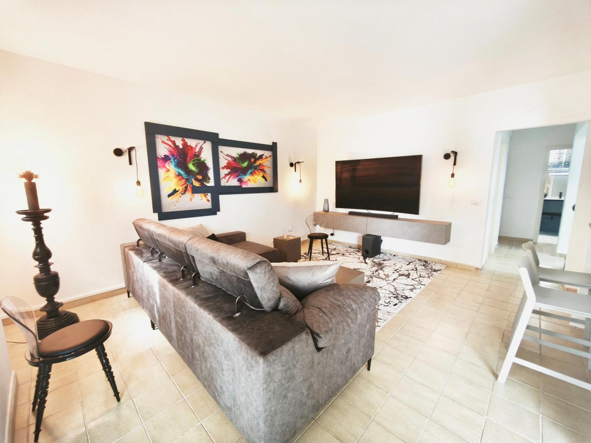 Semesterbostad Rooftop Jaccuzi - Pool - Fitness Area - Free Wifi - Air Conditioner - Pool - Modern & Comfortable - Sunnygolf Bungalow Maspalomas (Gran Canaria)
