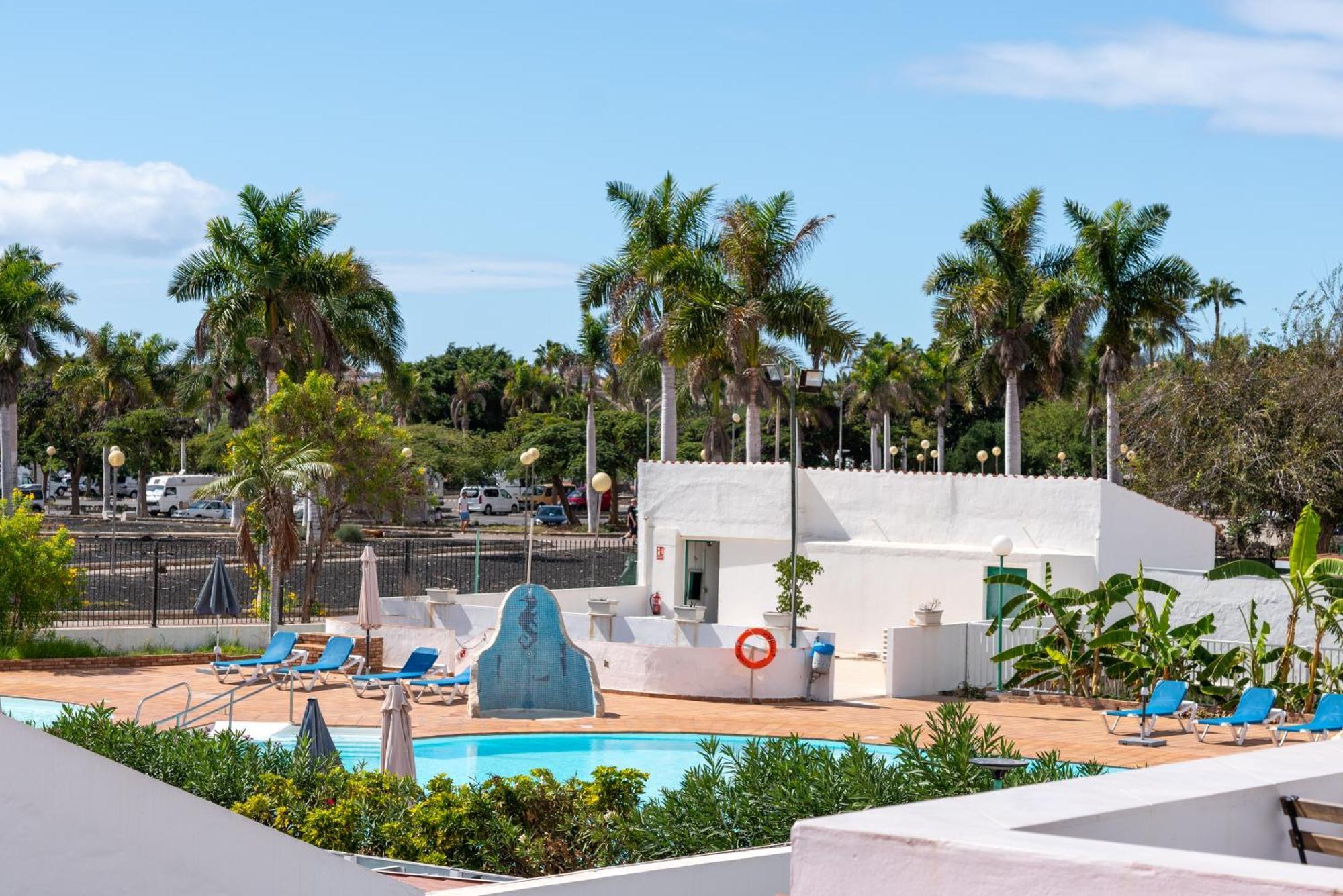 Rooftop Jaccuzi - Pool - Fitness Area - Free Wifi - Air Conditioner - Pool - Modern & Comfortable - Sunnygolf Bungalow Maspalomas (Gran Canaria)
